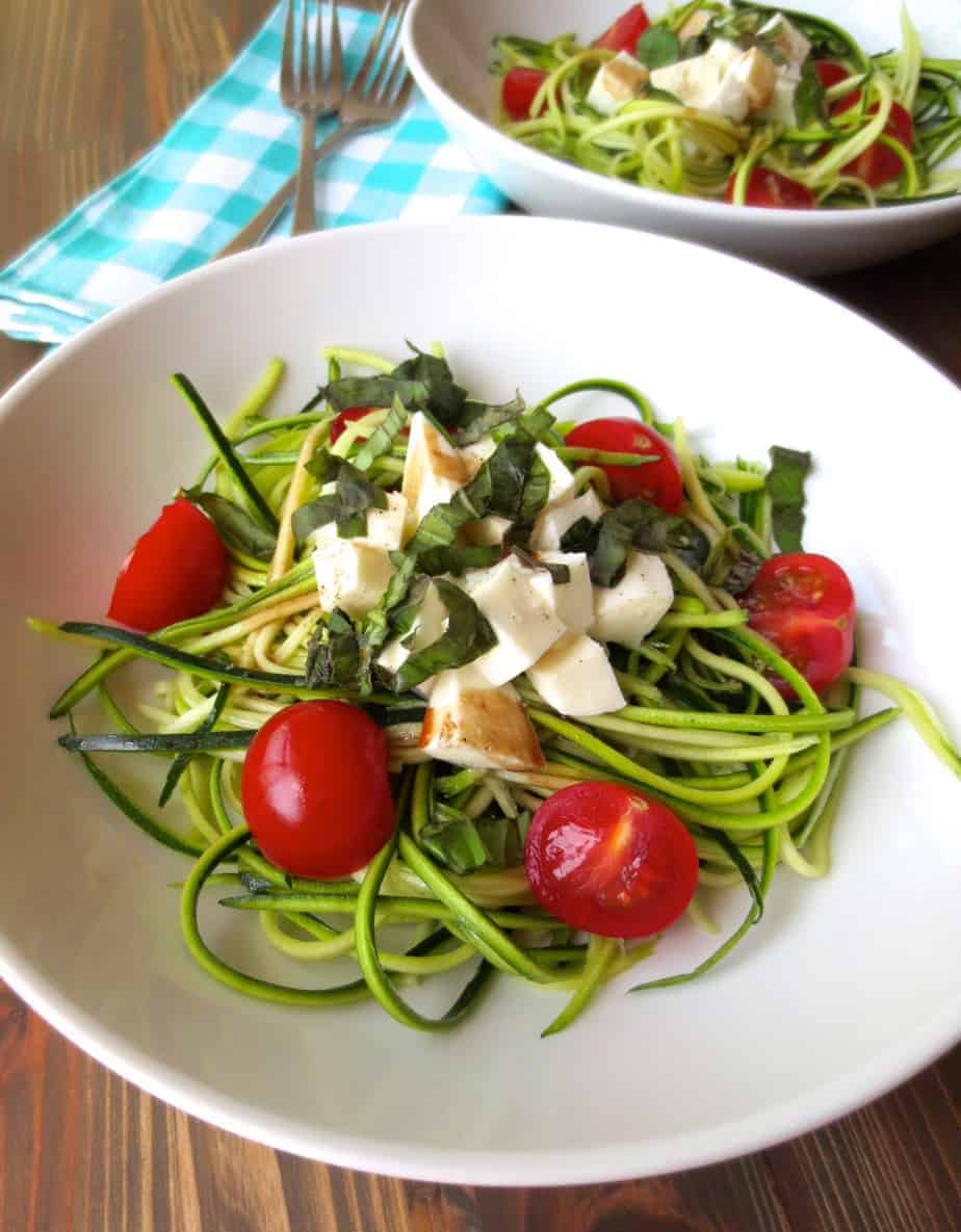 Easy Summer Salad Zucchini Noodle Caprese