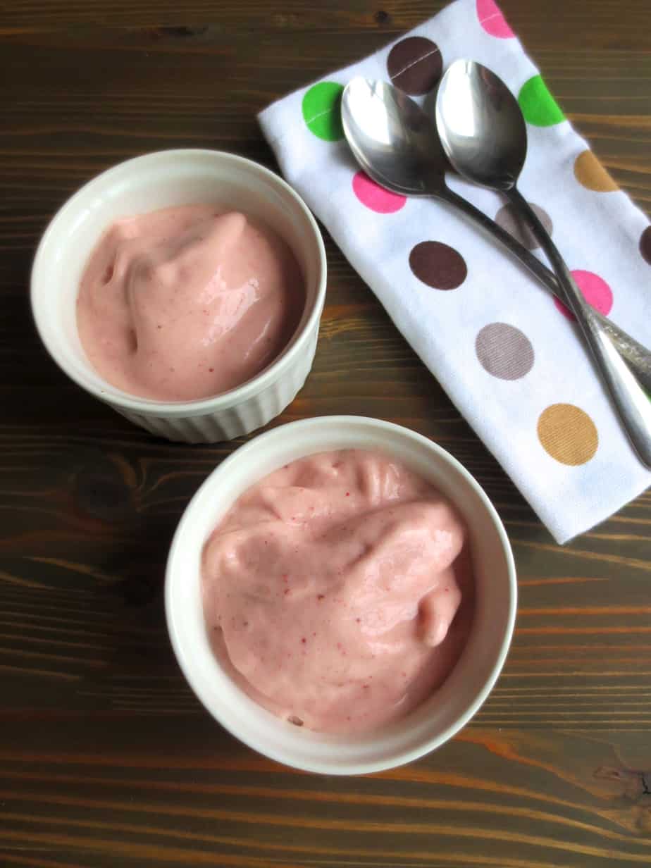 Easy Strawberry Banana Ice Cream with Coconut Milk #frugalnutrition #nomnompaleo #easydessert