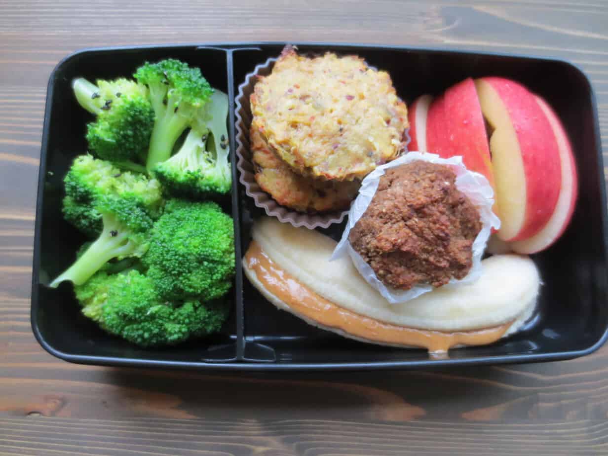 Spicy Tuna Cakes with Sesame Steamed Broccoli, Muffin, Banana with Peanut Butter, Apple