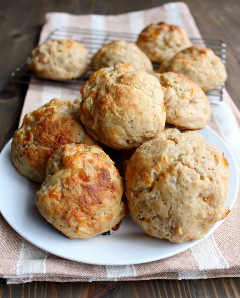 Easy Whole Wheat Cheddar Garlic Biscuits by Frugal Nutrition #wholewheat #biscuits #cheddargarlicbiscuits