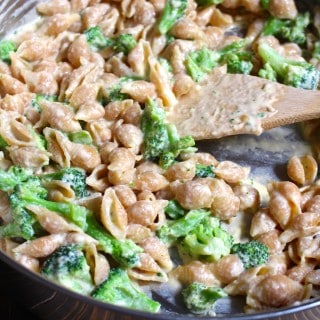 Creamy One Pan Broccoli Mac & Cheese | FrugalNutrition.com