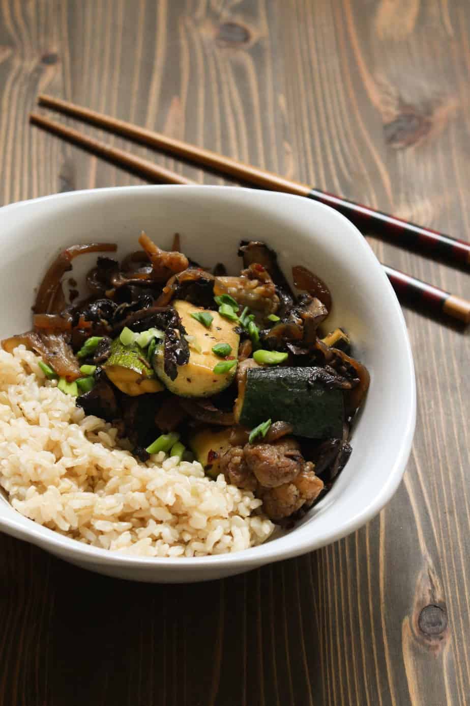 Easy Lunch or Dinner - Vegan Stir Fry with Portobellos and Zucchini | FrugalNutrition.com