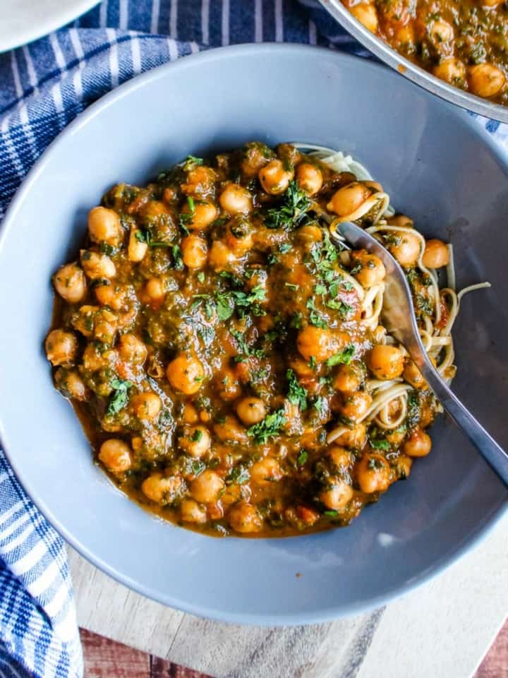 Bowl of 4-ingredient chickpea recipe on the table.