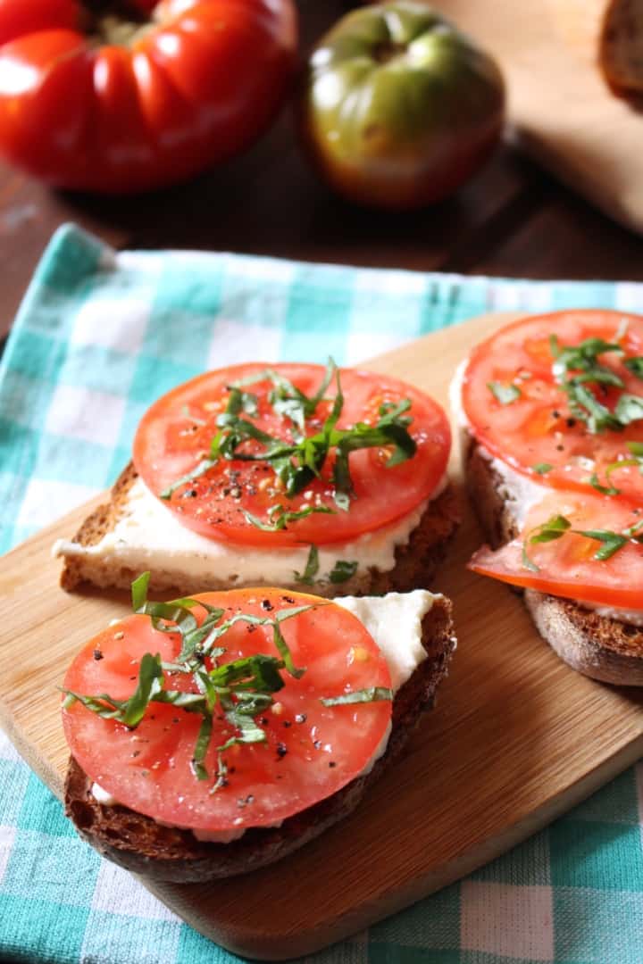 Garlic Ricotta Toast (with Tomatoes) | Frugal Nutrition