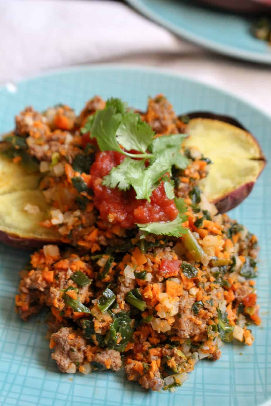 Easy 15-minute taco-stuffed sweet potatoes | www.frugalnutrition.com