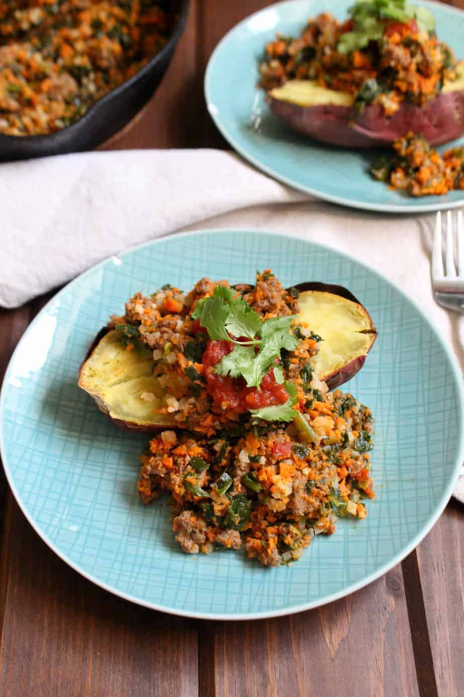 Fast Whole30 Taco Stuffed Sweet Potatoes | www.frugalnutrition.com